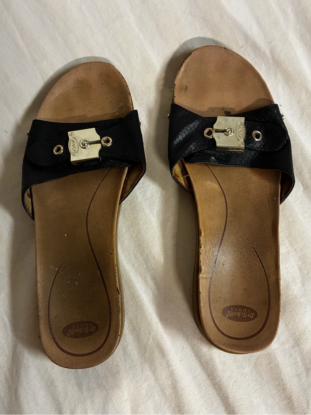 Dr. Scholl's Women's Slide Sandals Black Leather Gold Buckle well worn